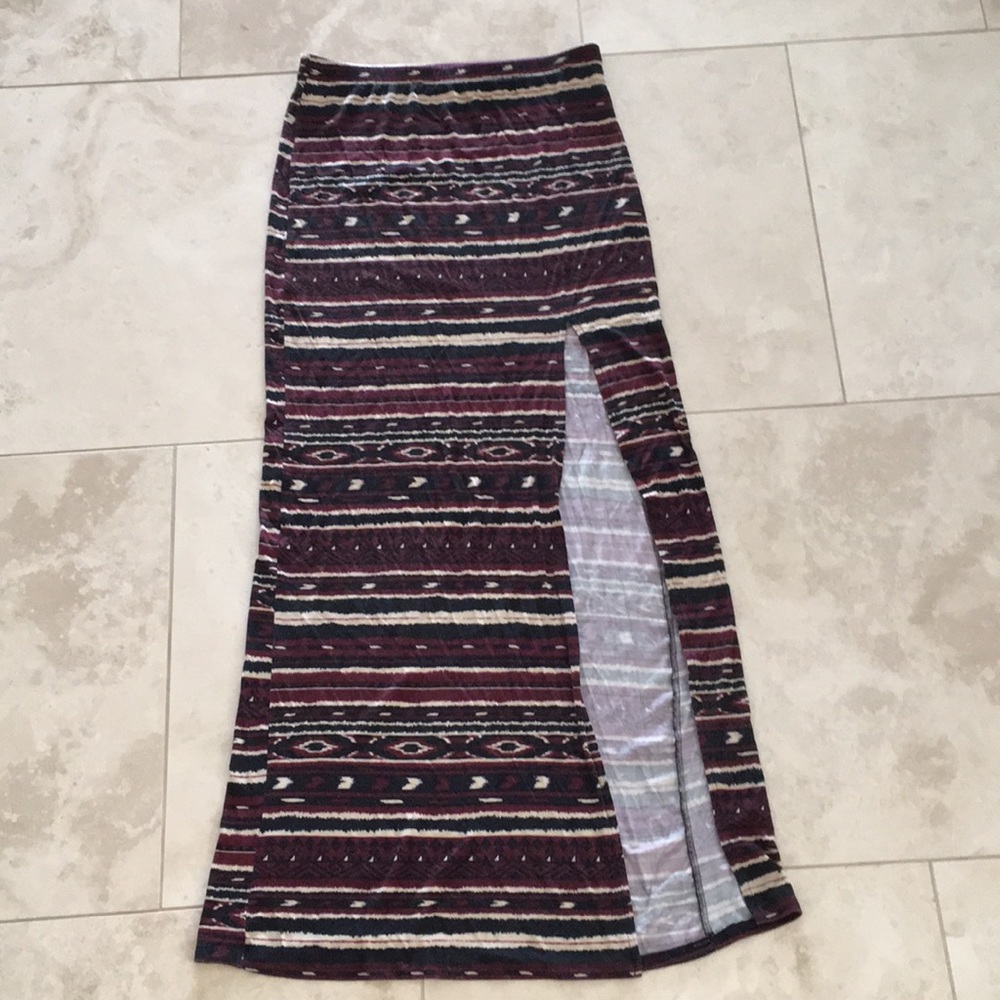 Soft, maxi skirt with western pattern & side slit.